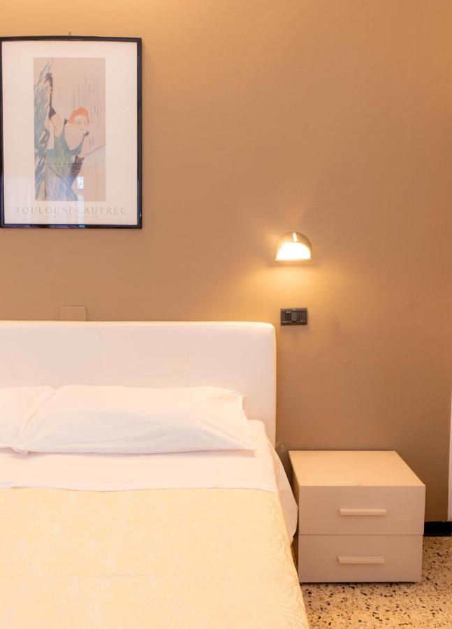 Hotel Galileo Римини Екстериор снимка