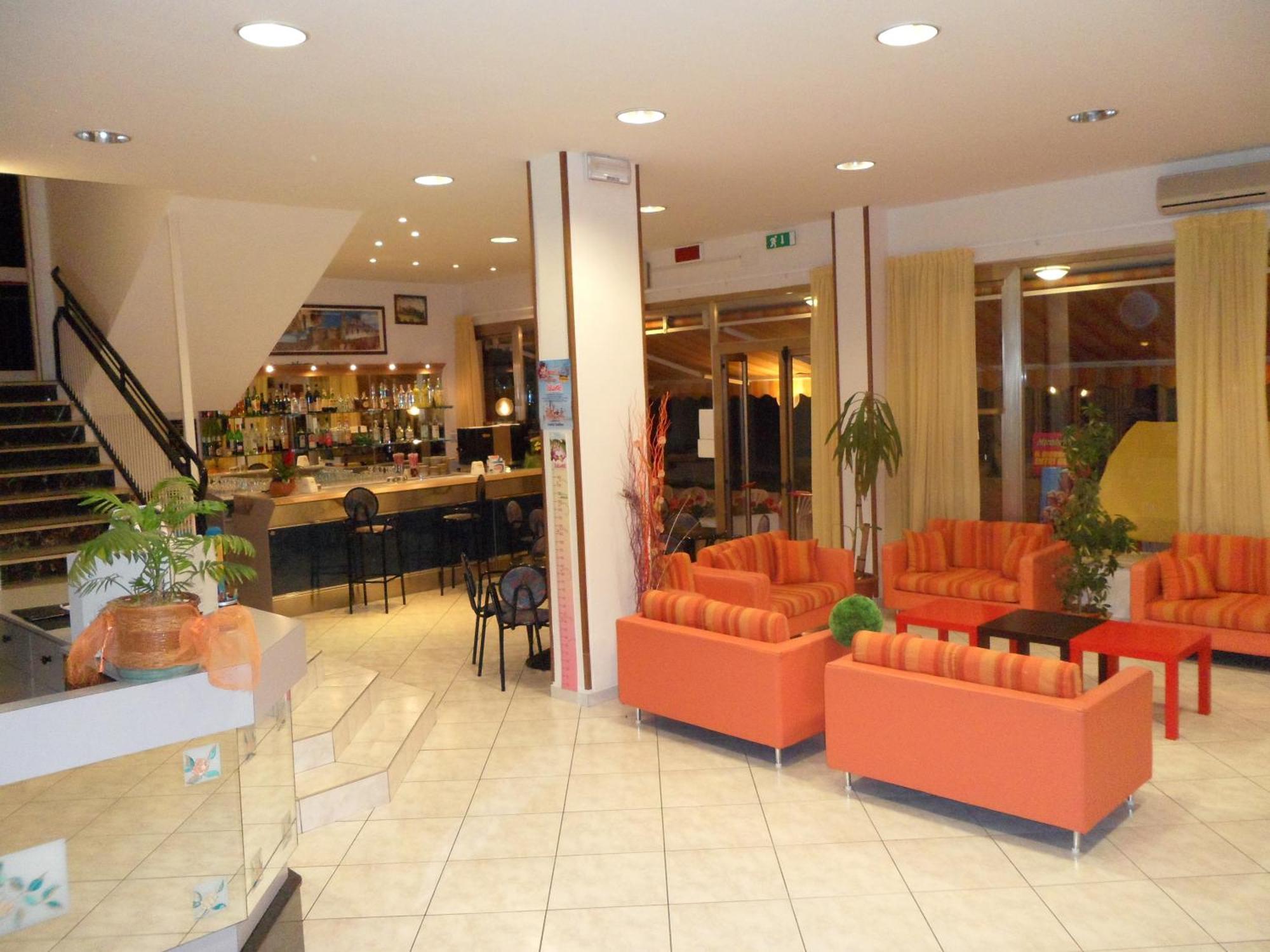 Hotel Galileo Римини Екстериор снимка