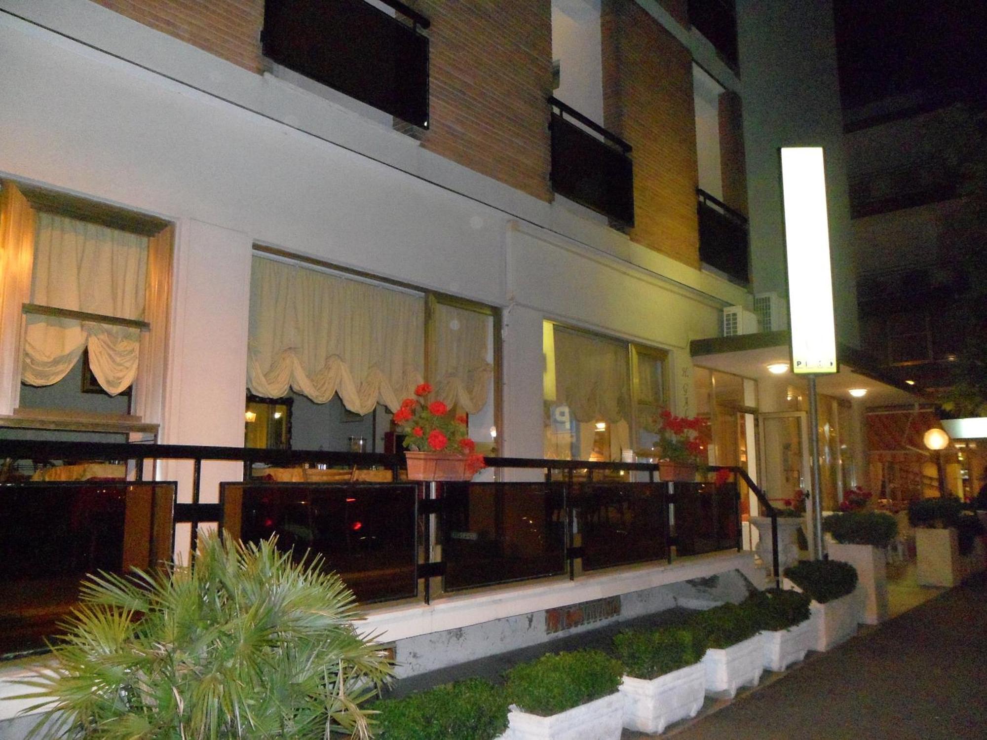 Hotel Galileo Римини Екстериор снимка