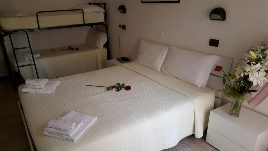 Hotel Galileo Римини Екстериор снимка